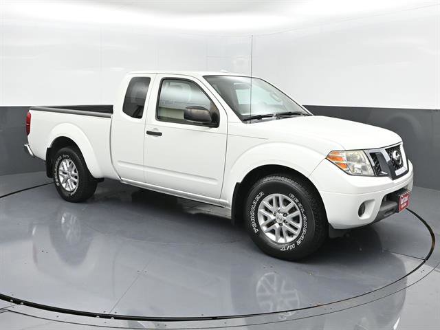 Used 2015 Nissan Frontier SV RWD image 2