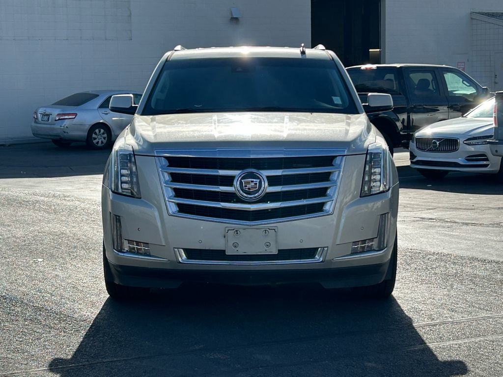 Used 2015 Cadillac Escalade Luxury AWD/4WD image 9