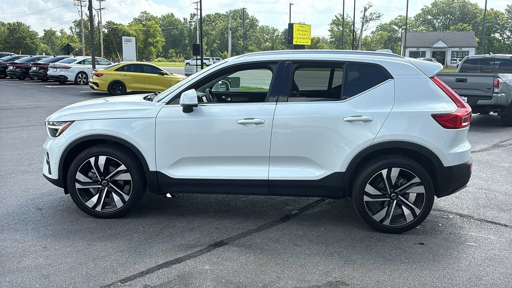 Certified 2024 Volvo XC40 B5 Plus w/ Protection Package Premier AWD/4WD image 3