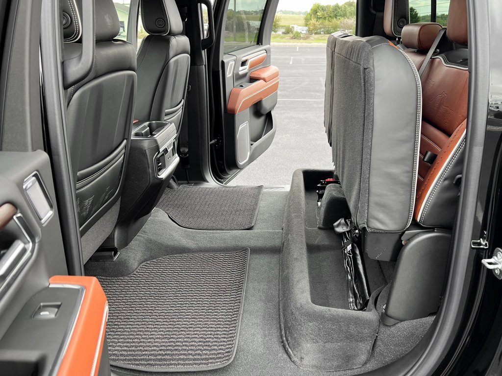 Used 2025 GMC Sierra 3500 Denali Ultimate image 23