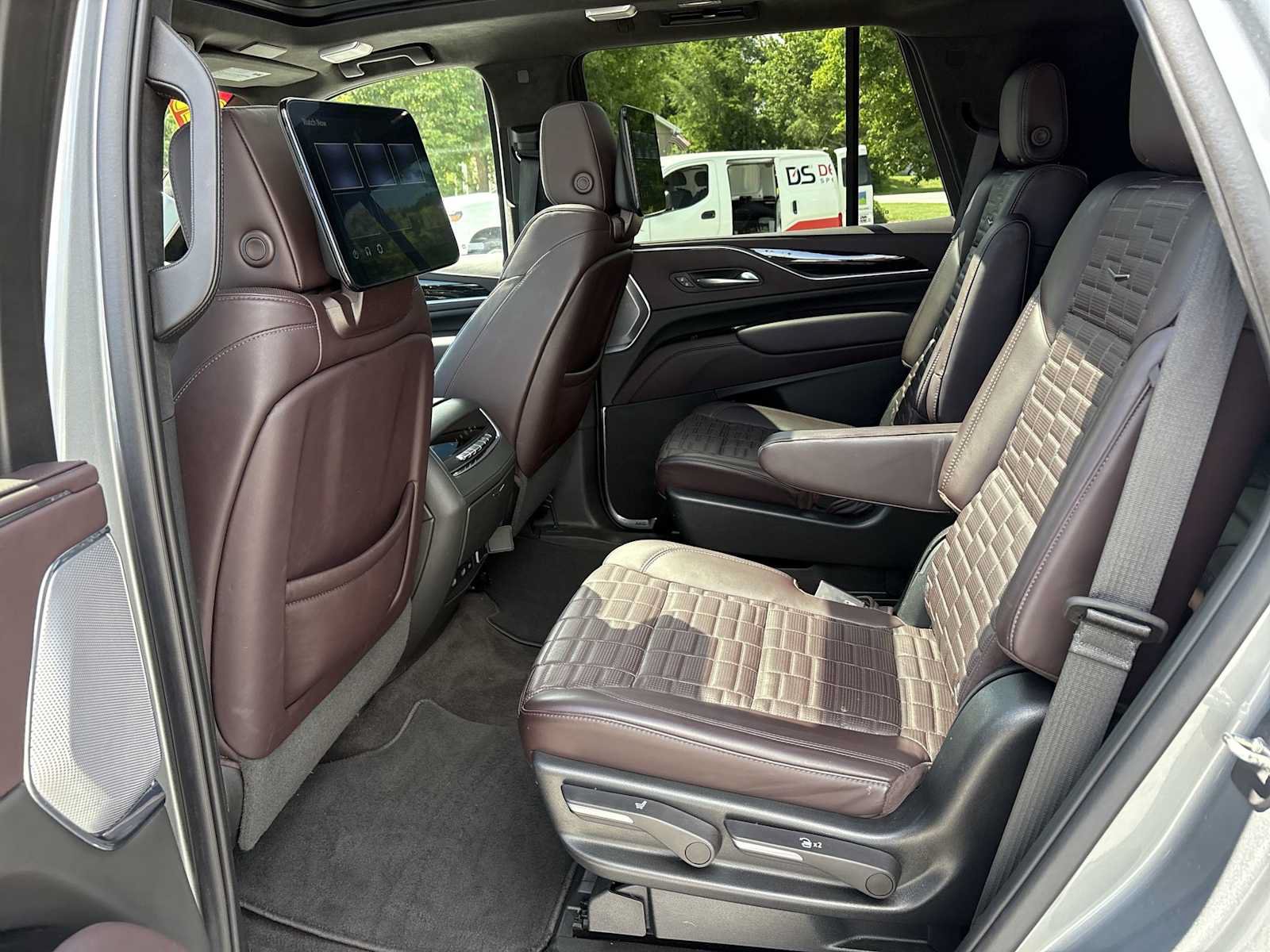 Used 2023 Cadillac Escalade Sport Platinum AWD/4WD image 26