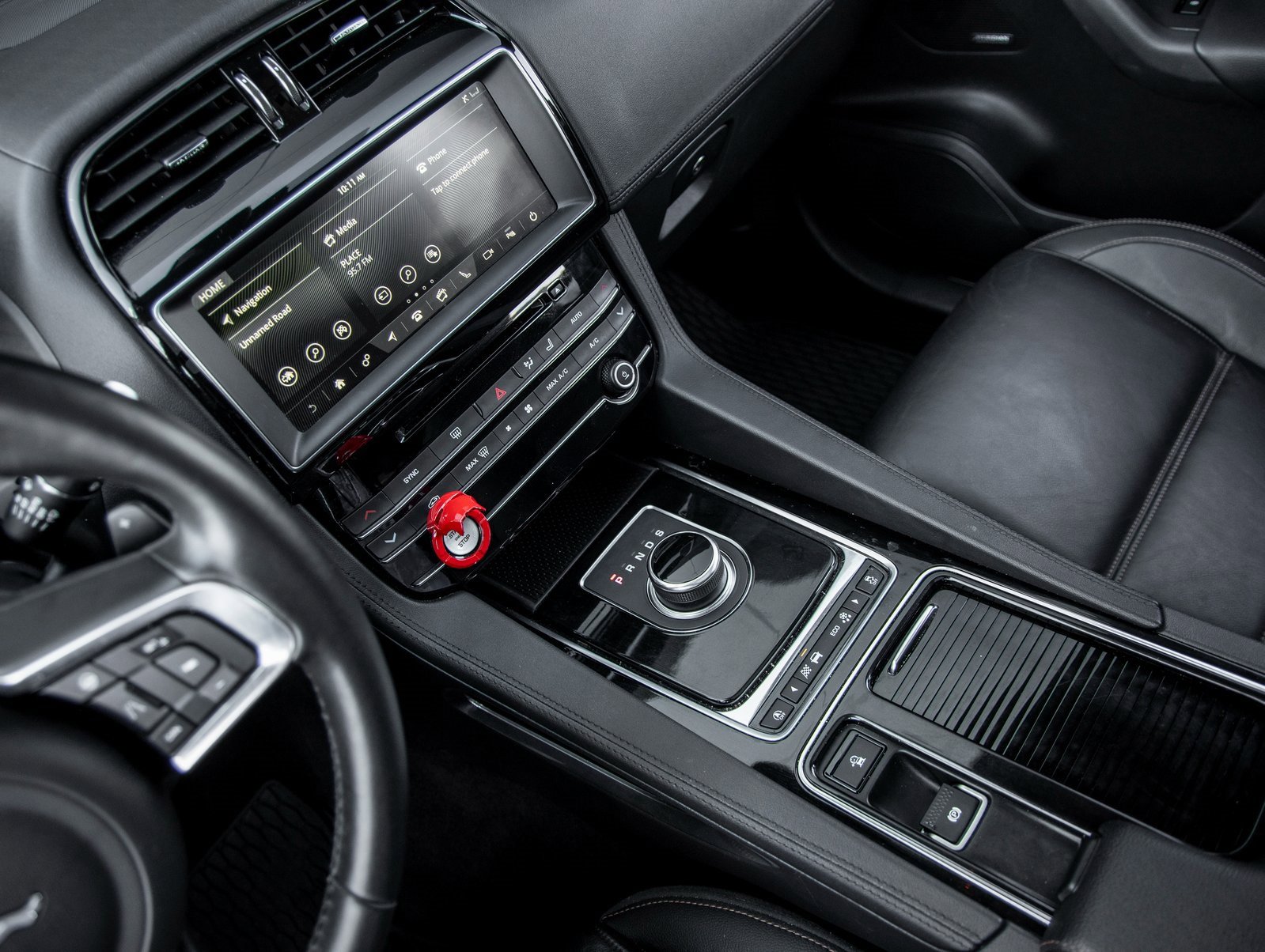 Used 2019 Jaguar F-PACE Prestige image 28