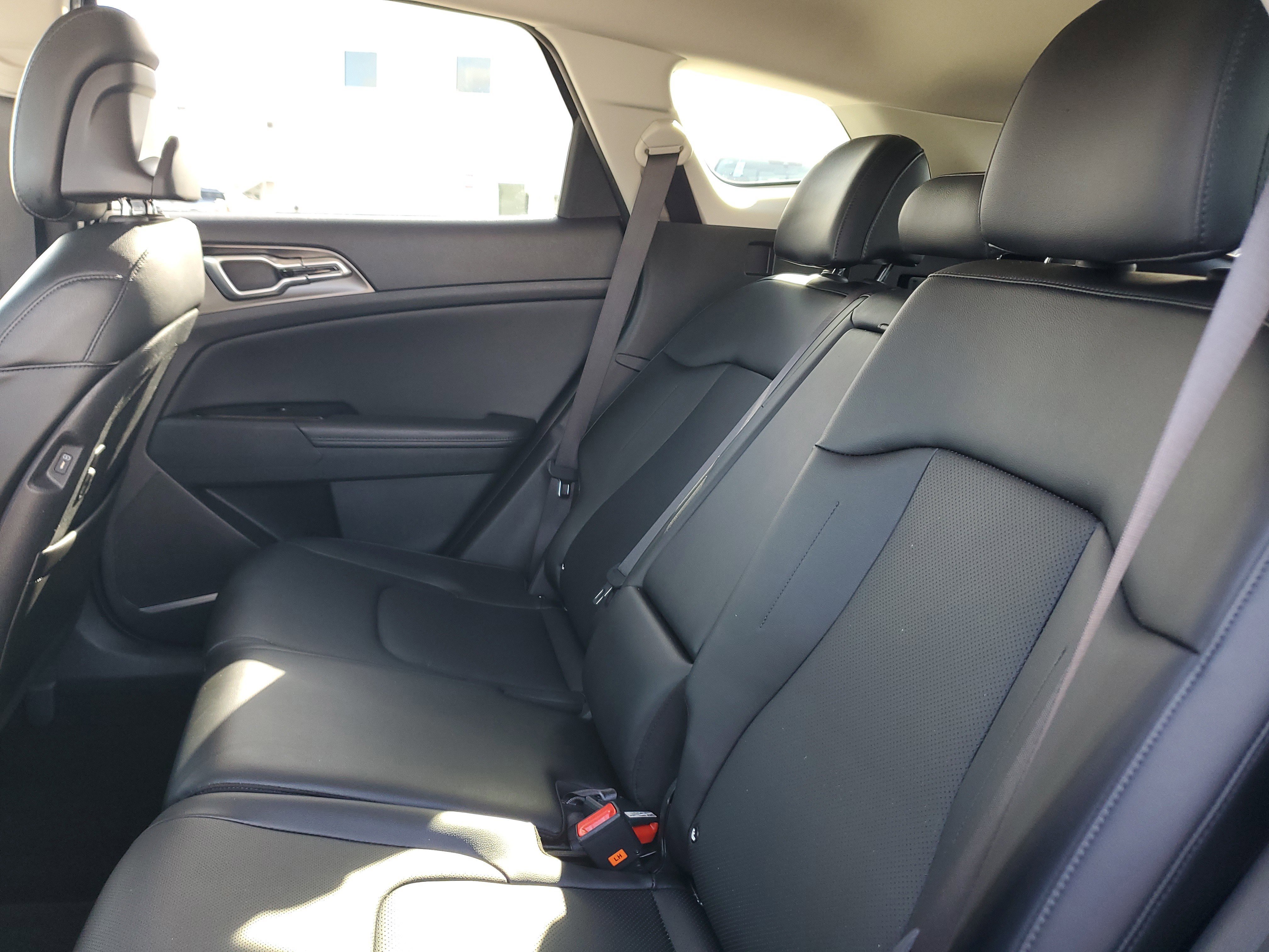 Used 2023 Kia Sportage EX image 13