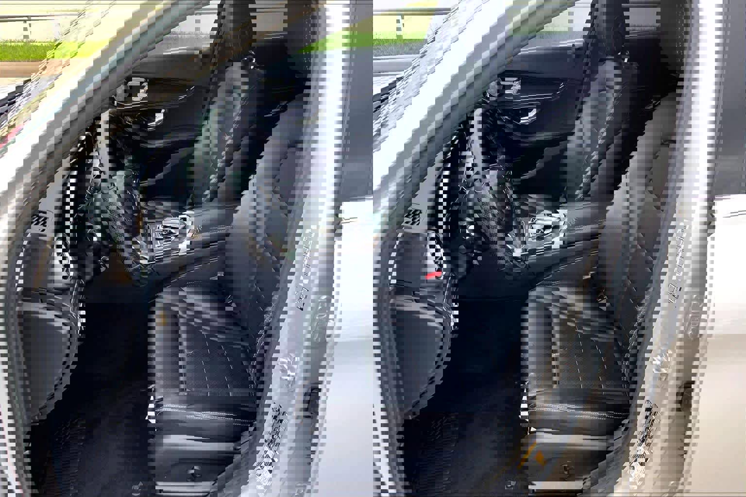 Used 2015 Mercedes-Benz C 300 Sedan image 7