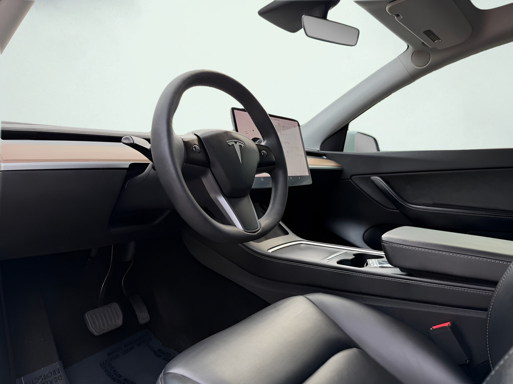 Used 2021 Tesla Model Y Long Range AWD/4WD image 2