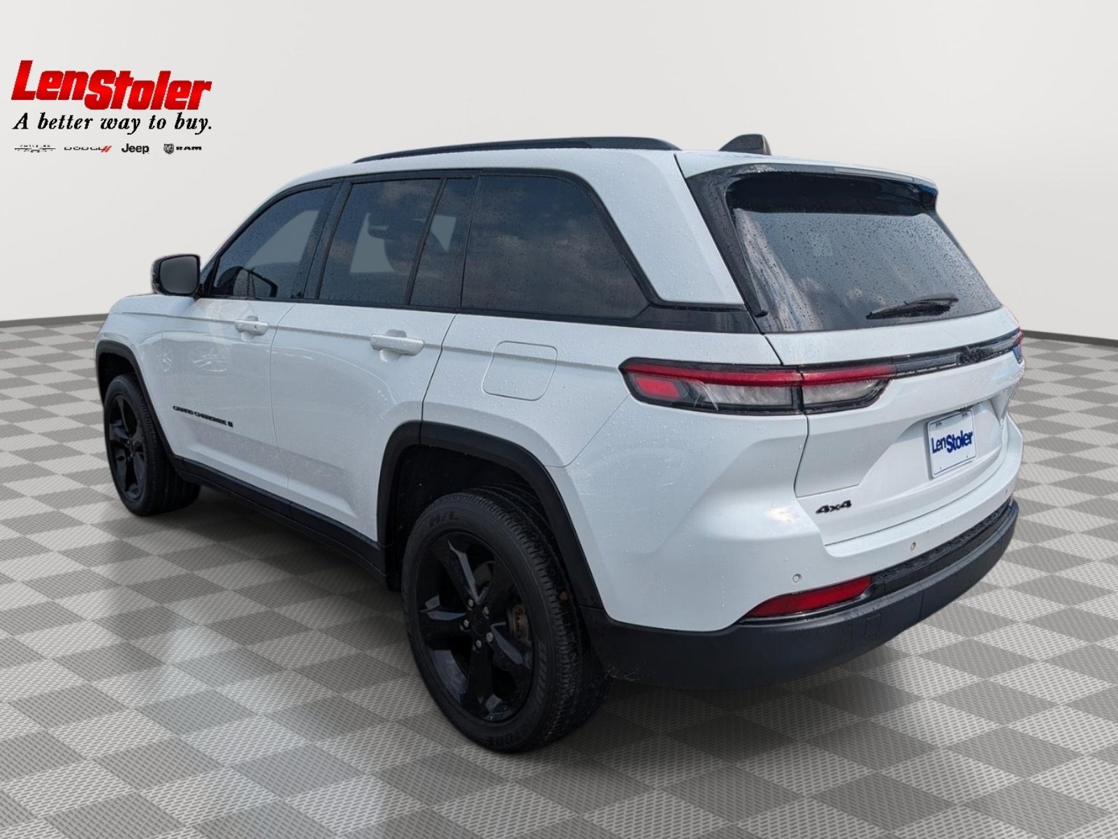 Used 2023 Jeep Grand Cherokee Altitude AWD/4WD image 3