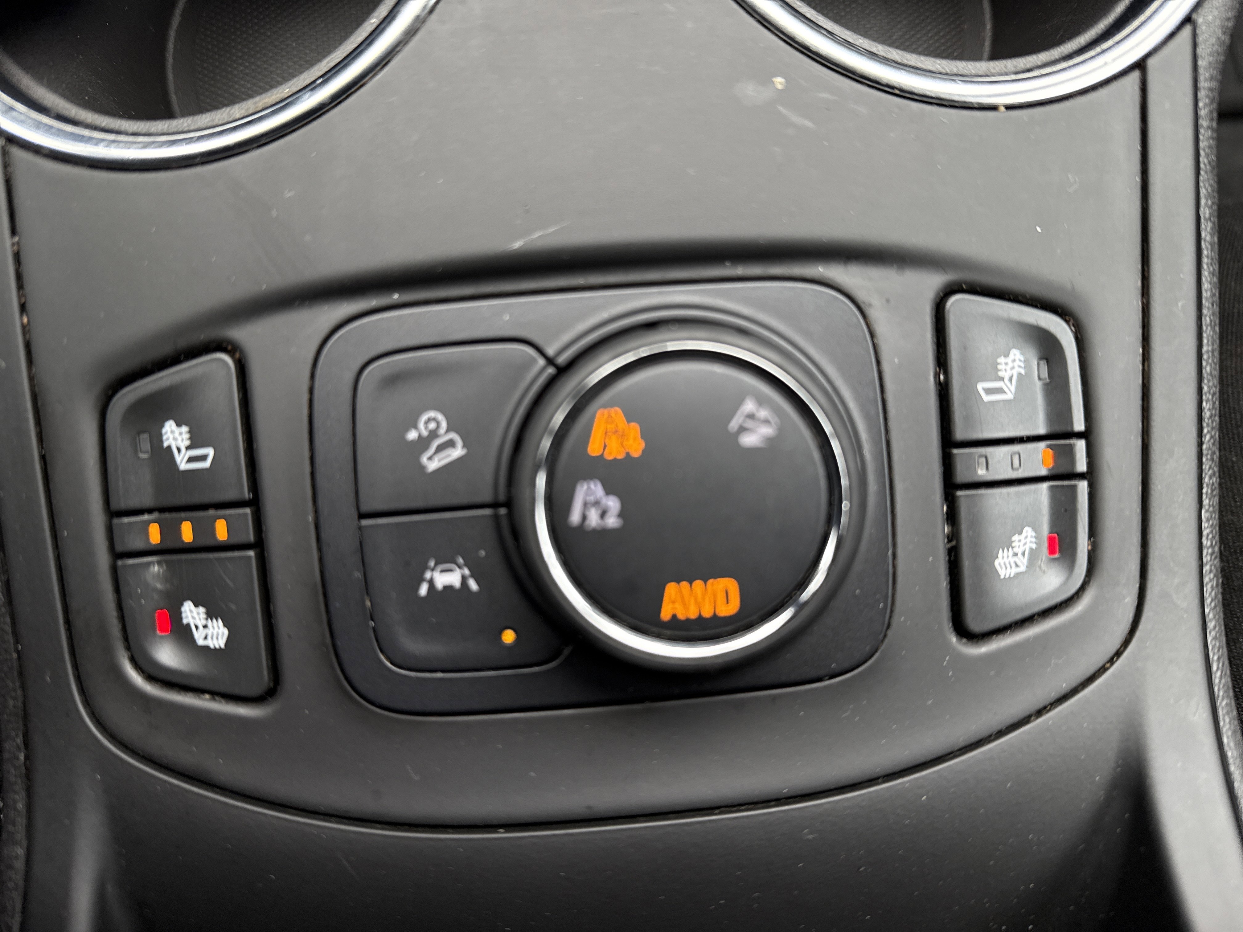 Used 2024 GMC Terrain SLE w/ Driver Convenience Package image 28