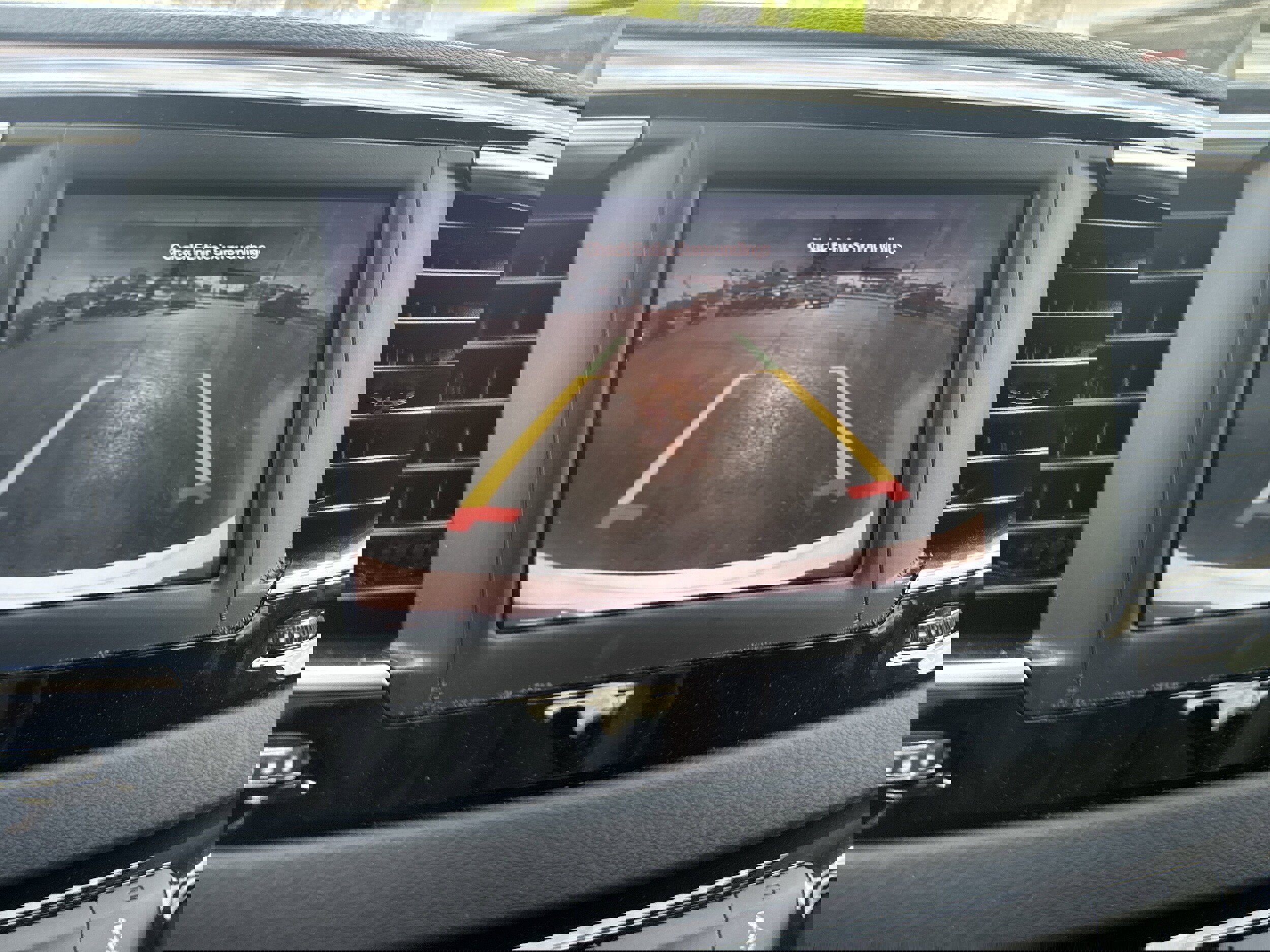 Used 2023 Chrysler Voyager LX image 18