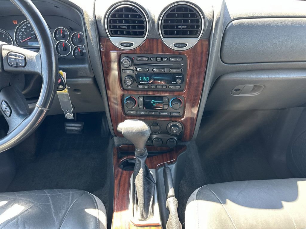 Used 2004 GMC Envoy SLT image 8