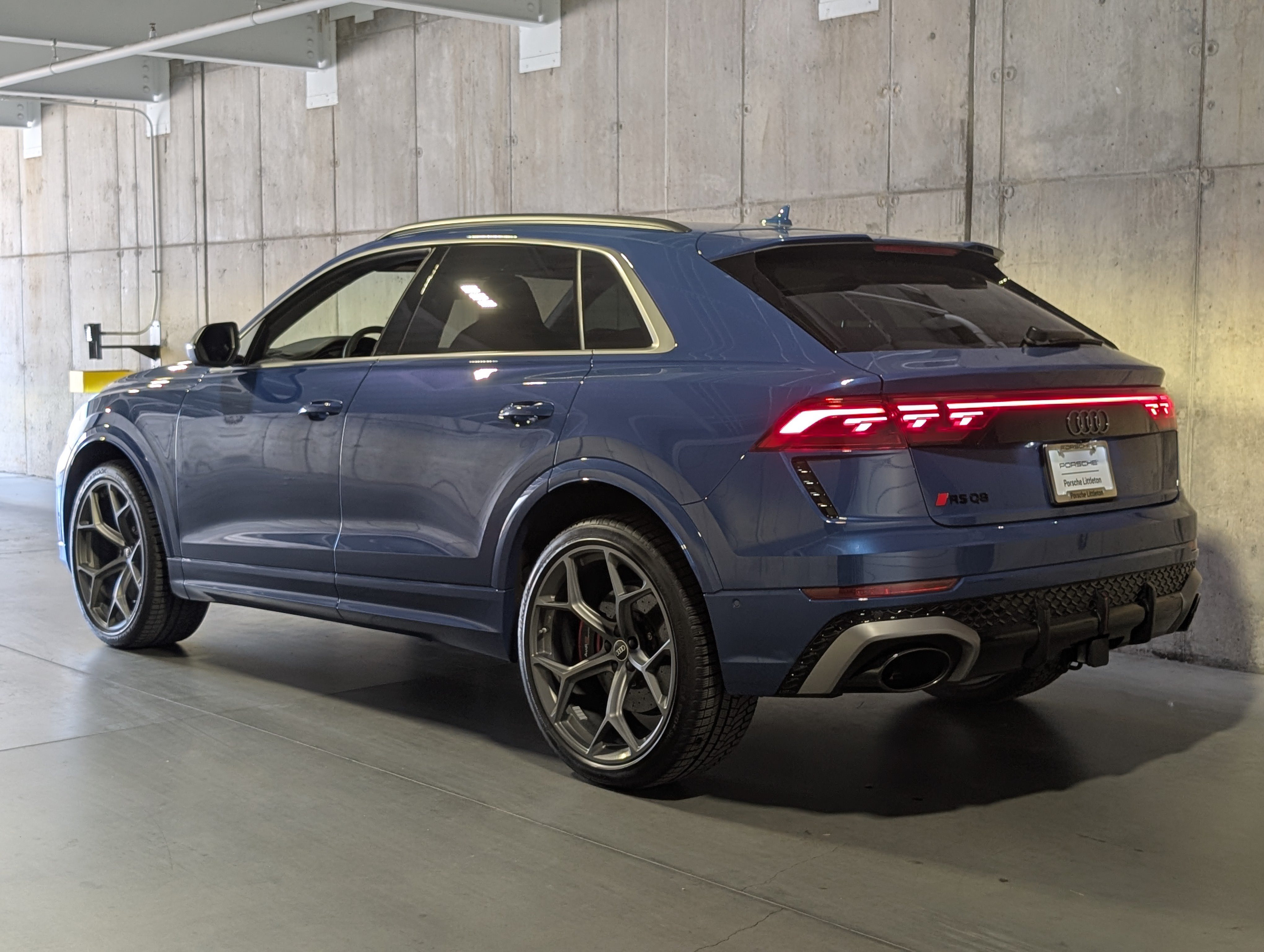 Used 2025 Audi RS Q8 performance AWD/4WD image 3