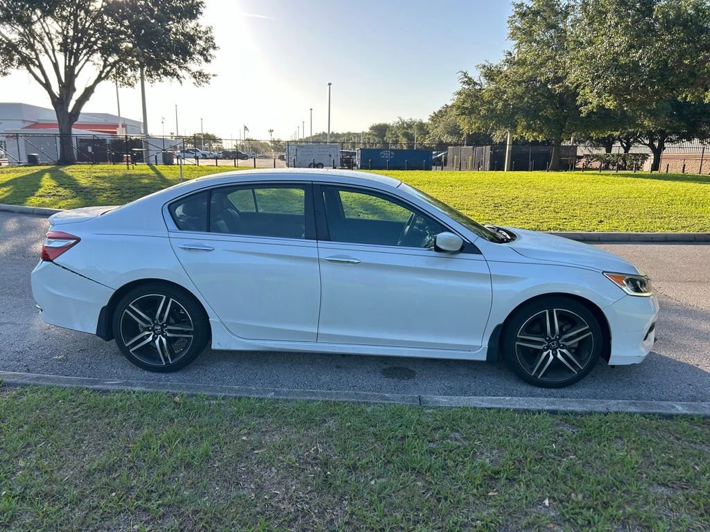 Used 2017 Honda Accord Sport image 7