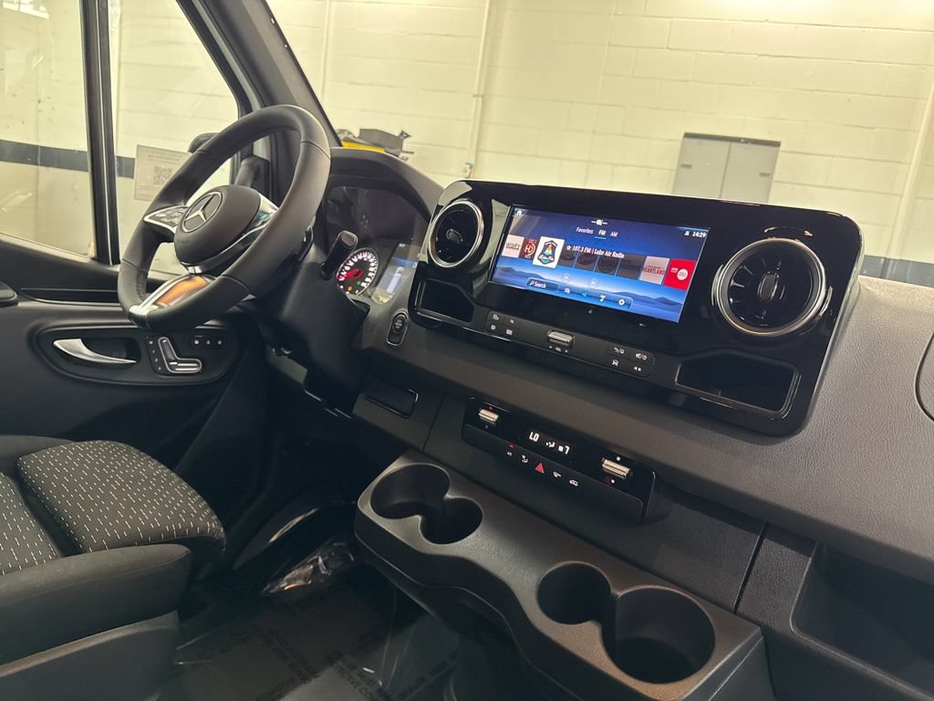 New 2025 Mercedes-Benz Sprinter 2500 image 9