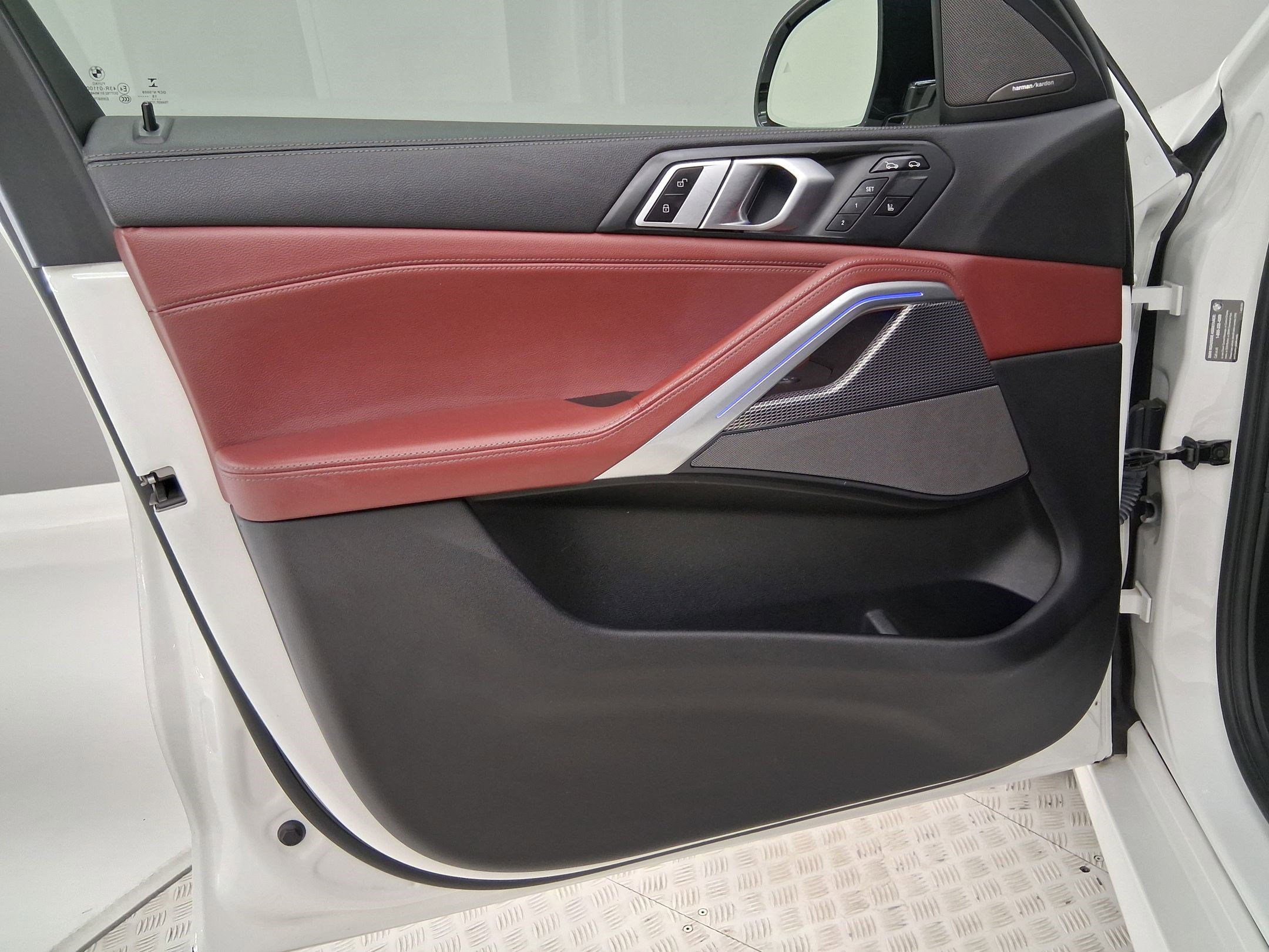 Used 2020 BMW X6 sDrive40i w/ M Sport Package image 12