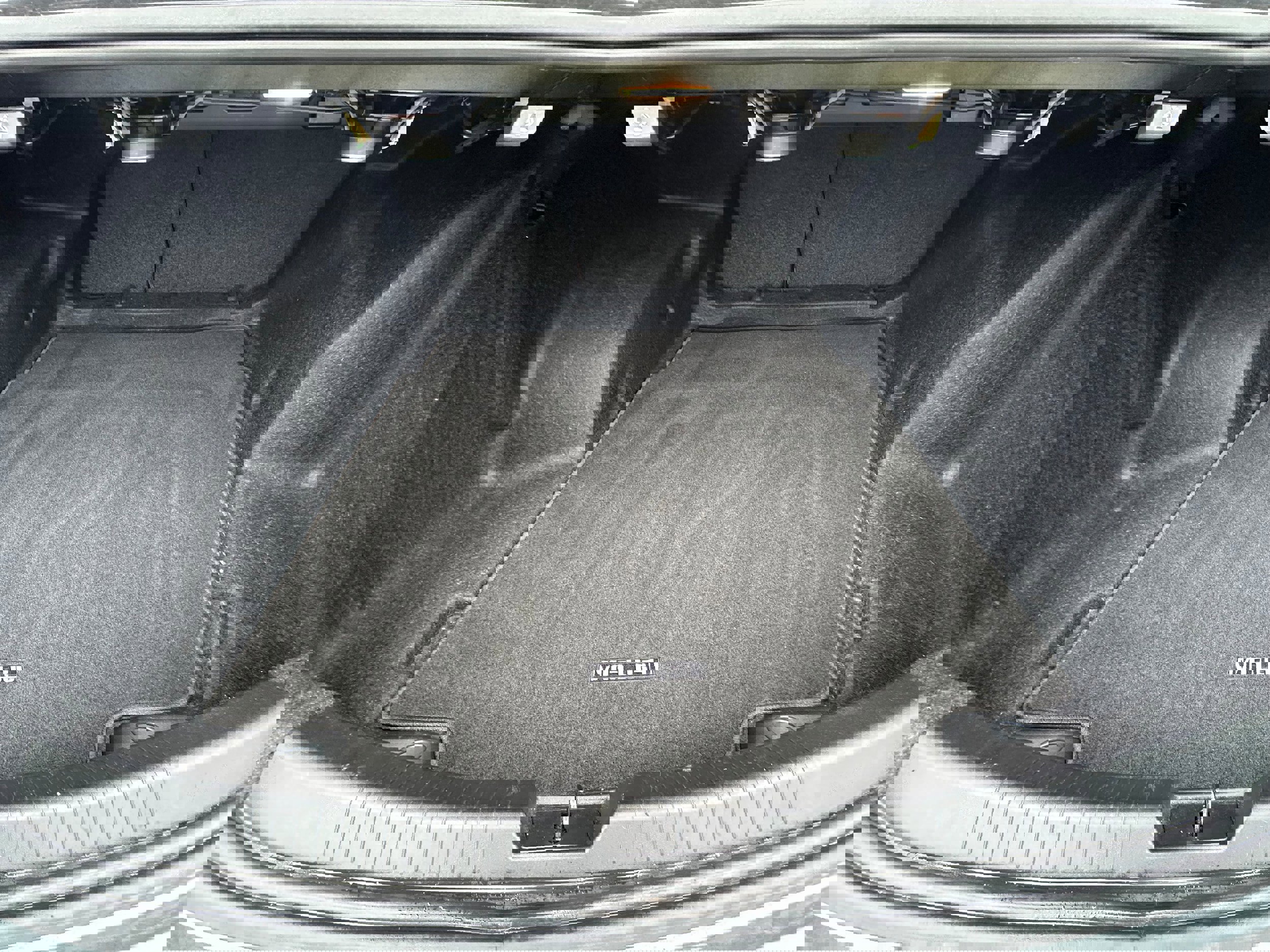 Used 2017 Chevrolet Malibu Premier FWD image 10