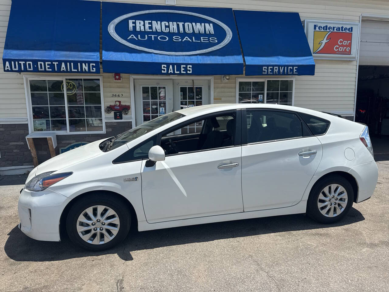 Used 2012 Toyota Prius Prime Plug-In Hybrid FWD image 4