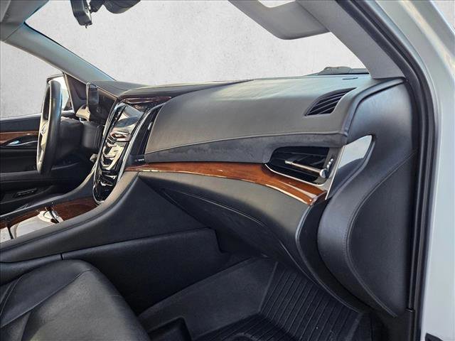 Used 2017 Cadillac Escalade Luxury image 23