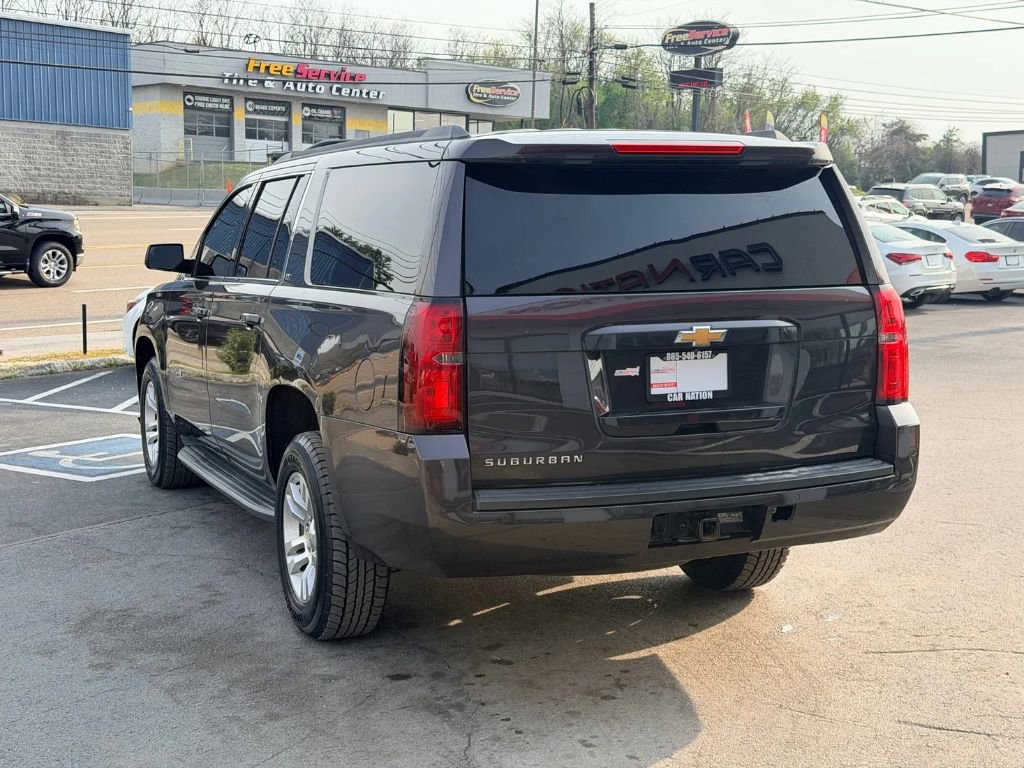 Used 2015 Chevrolet Suburban LT image 4