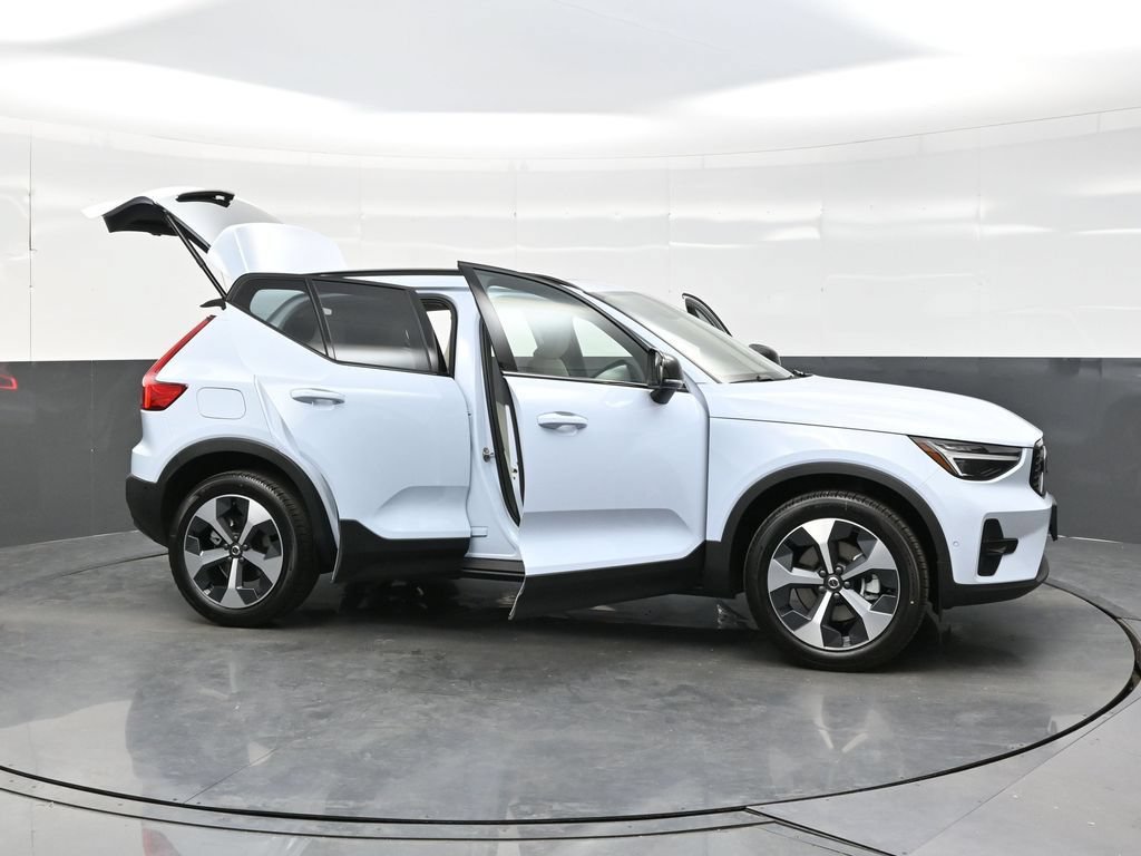 New 2026 Volvo XC40 B5 Plus w/ Protection Package Premier AWD/4WD image 45