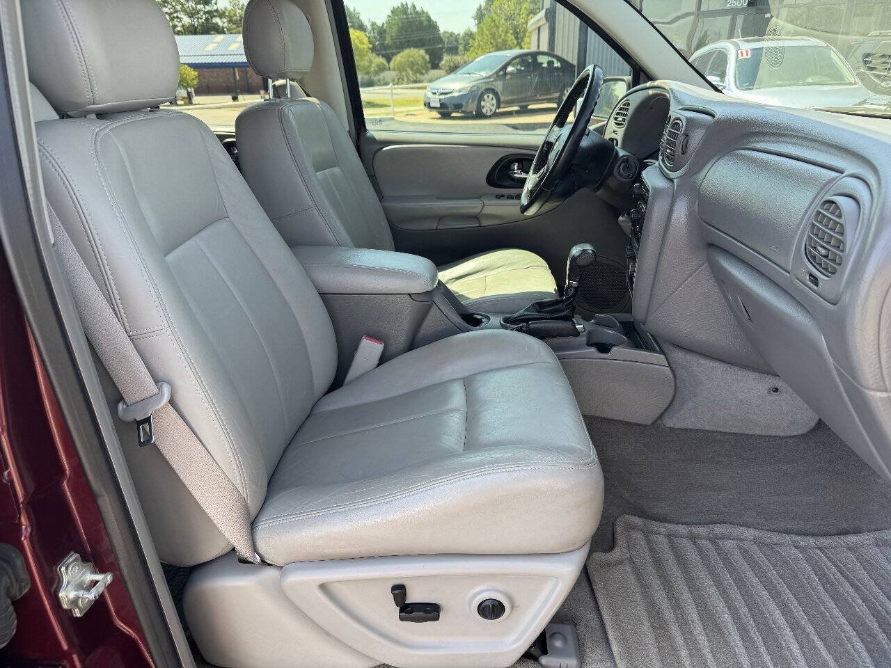 Used 2005 Chevrolet TrailBlazer LT w/ Luxury Package RWD image 20