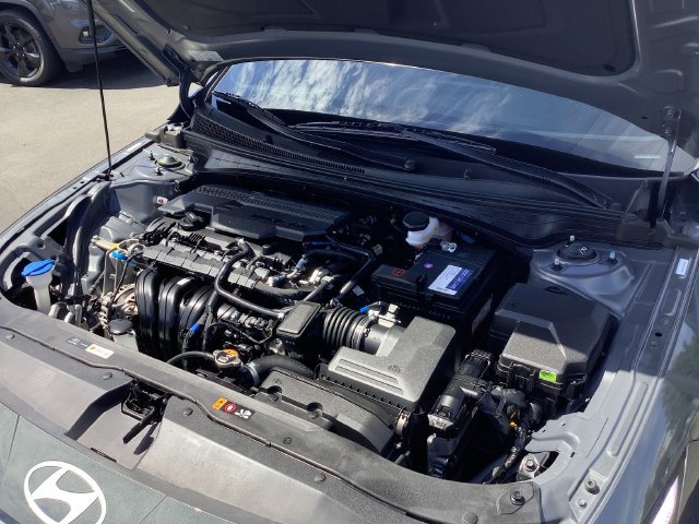 Used 2025 Hyundai Elantra Limited FWD image 42