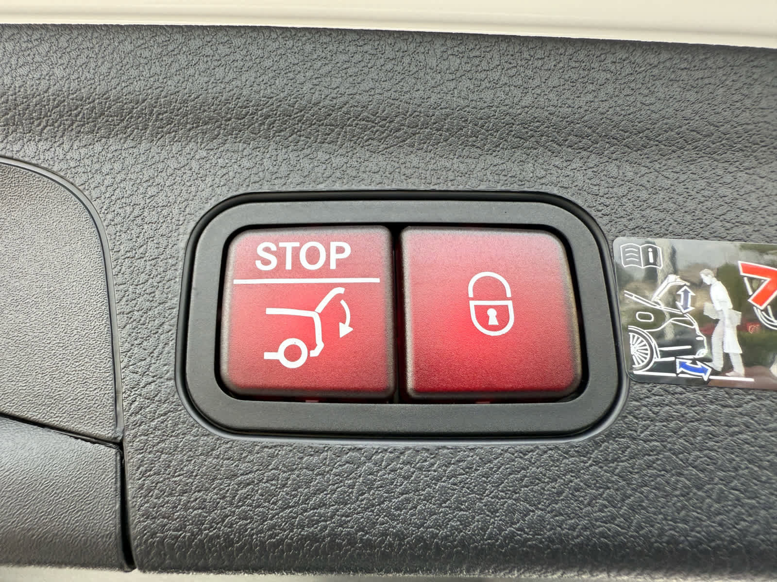 New 2026 Mercedes-Benz GLE 450e 4MATIC image 36