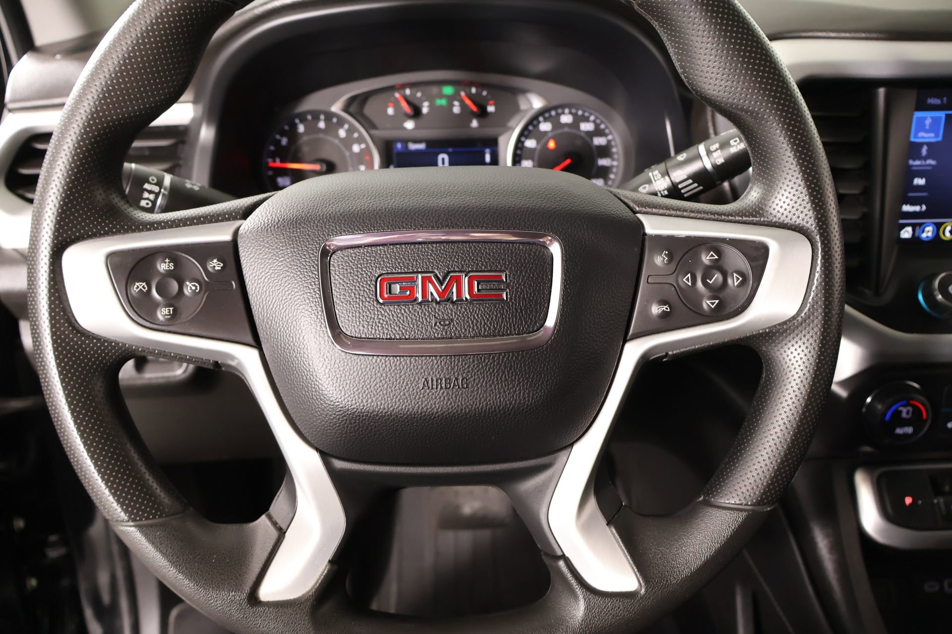 Used 2023 GMC Acadia SLE w/ Driver Convenience Package FWD image 3