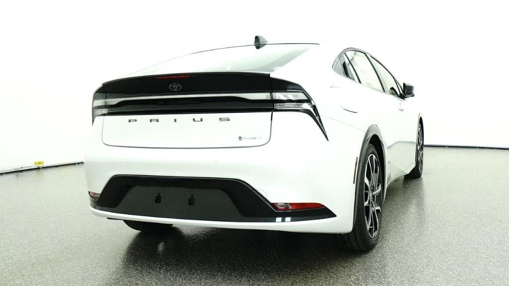 New 2026 Toyota Prius Plug-In Hybrid FWD image 24