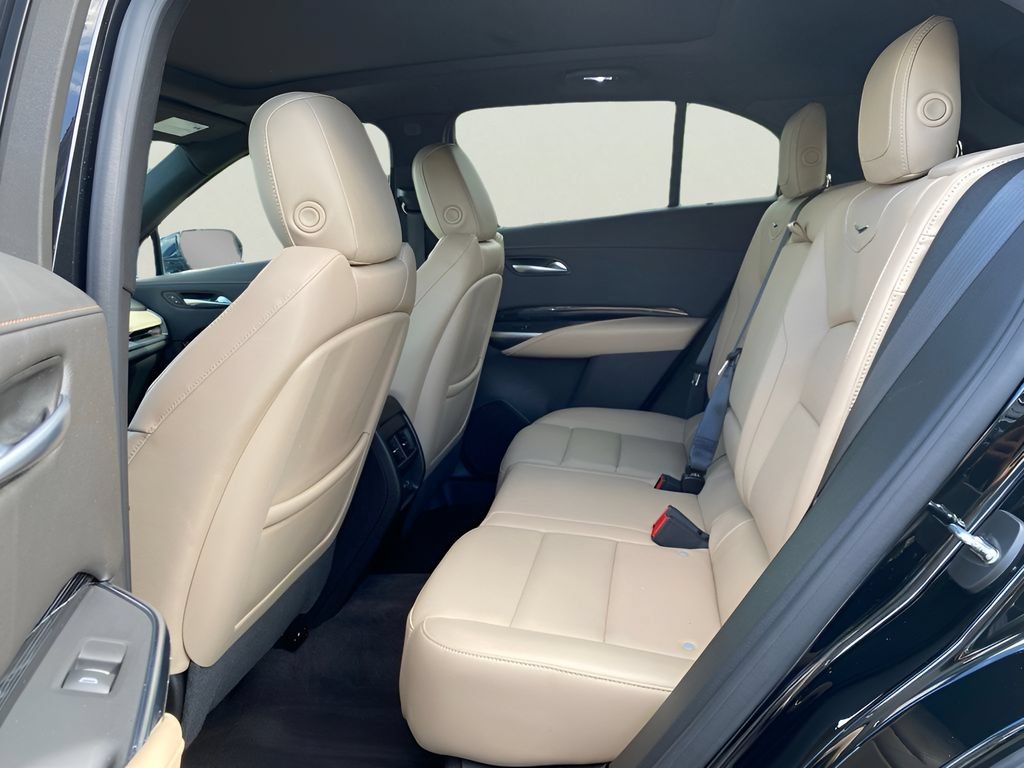 Certified 2024 Cadillac XT4 Luxury w/ Cold Weather Package AWD/4WD image 14