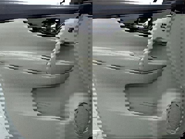 Used 2022 Nissan Rogue Sport SV w/ Technology Package image 12