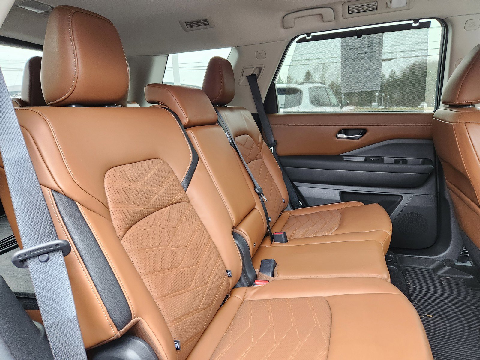 Used 2022 Nissan Pathfinder Platinum w/ Cargo Package image 15