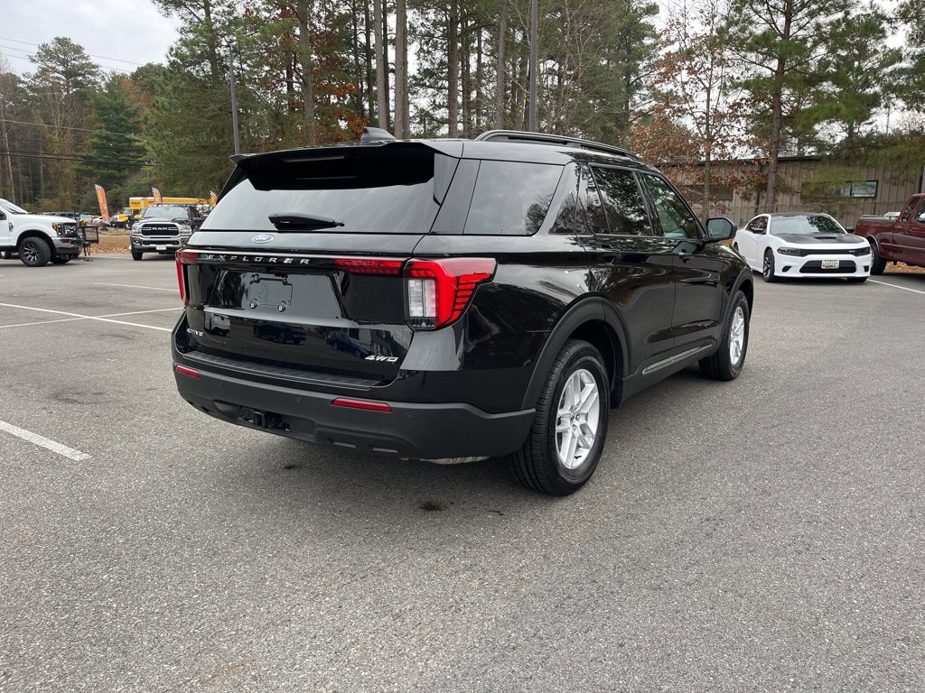 Used 2025 Ford Explorer Active image 5