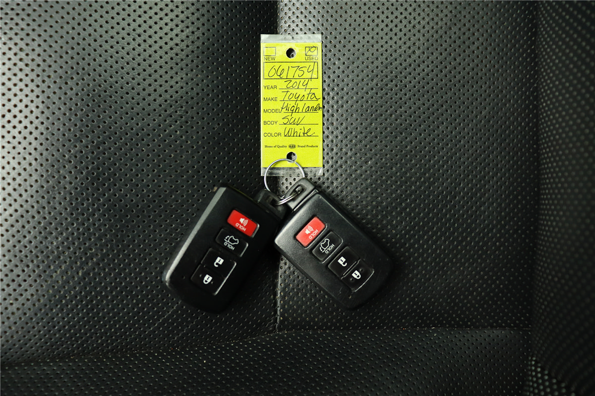Used 2014 Toyota Highlander Limited AWD/4WD image 47