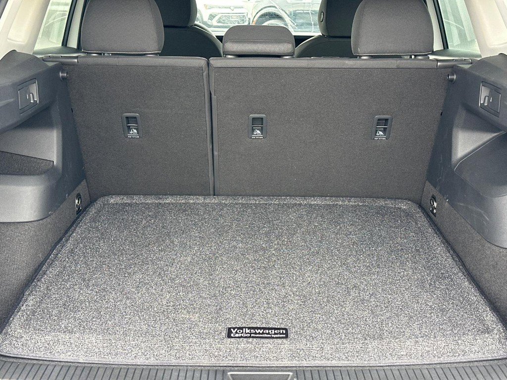 Used 2025 Volkswagen Tiguan S image 7