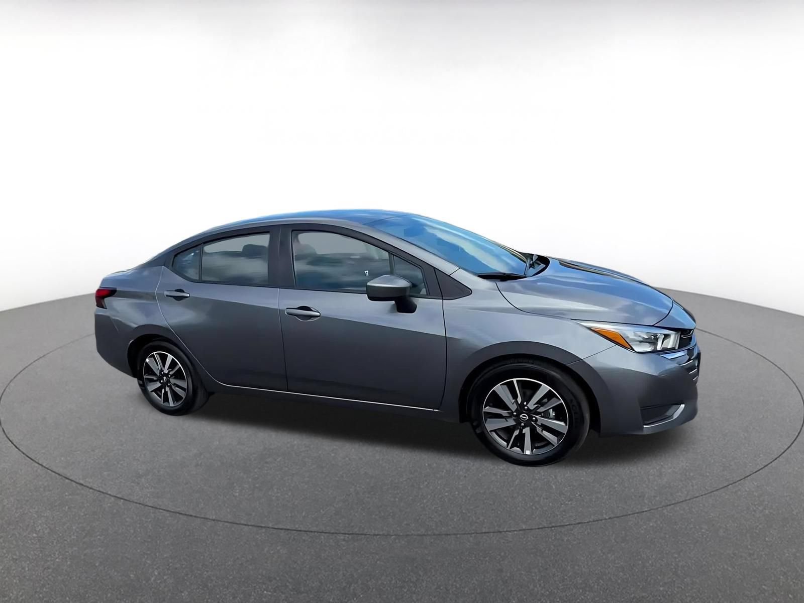 Used 2025 Nissan Versa SV FWD image 2