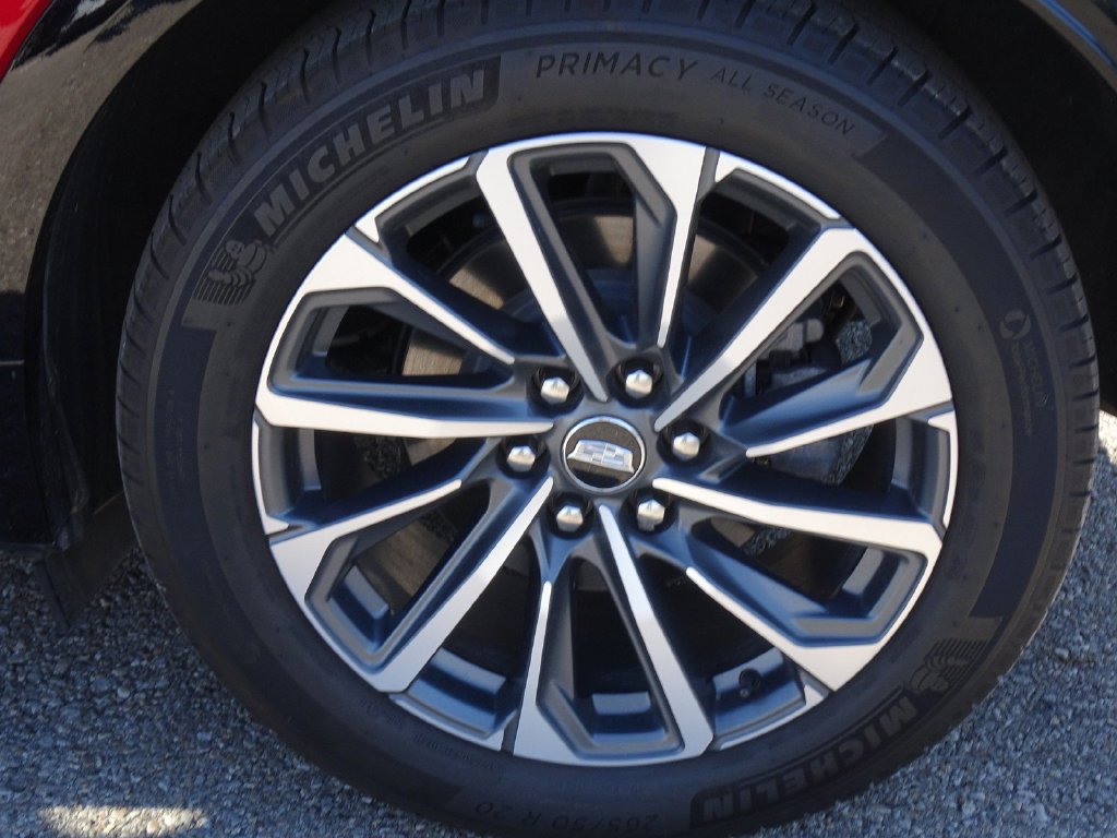 Certified 2024 Cadillac Lyriq Sport w/ LPO, Floor Liner Package AWD/4WD image 26