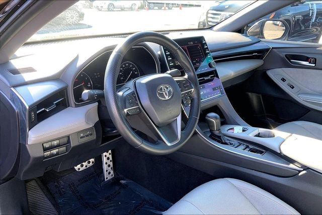 Used 2019 Toyota Avalon XSE image 14