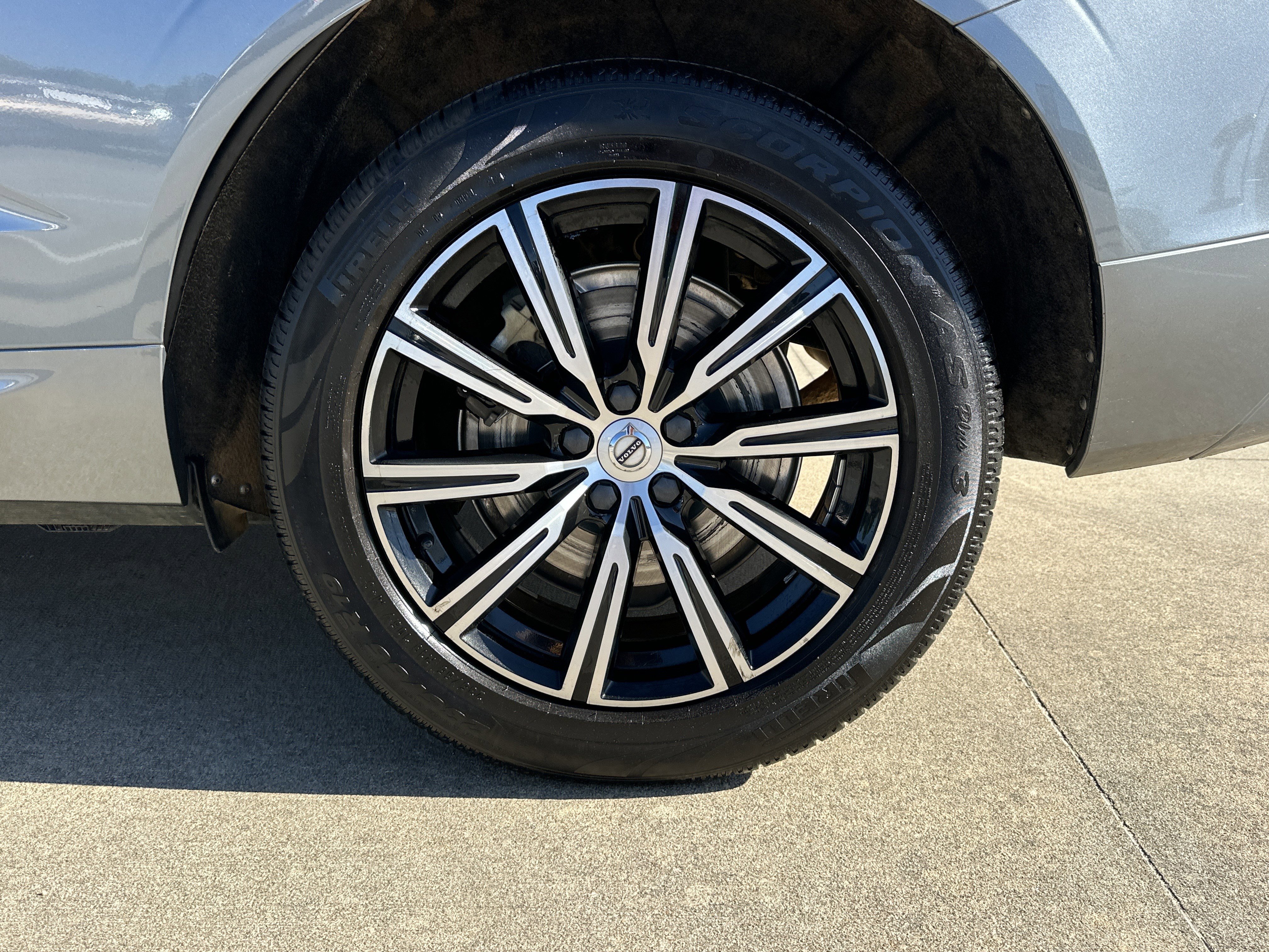 Used 2021 Volvo XC60 T6 Inscription AWD/4WD image 25
