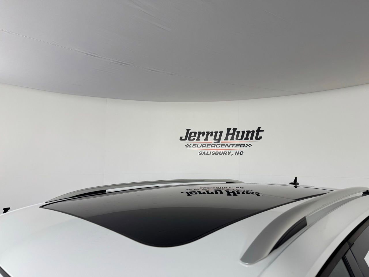 Used 2024 Volkswagen Tiguan Wolfsburg Edition image 32