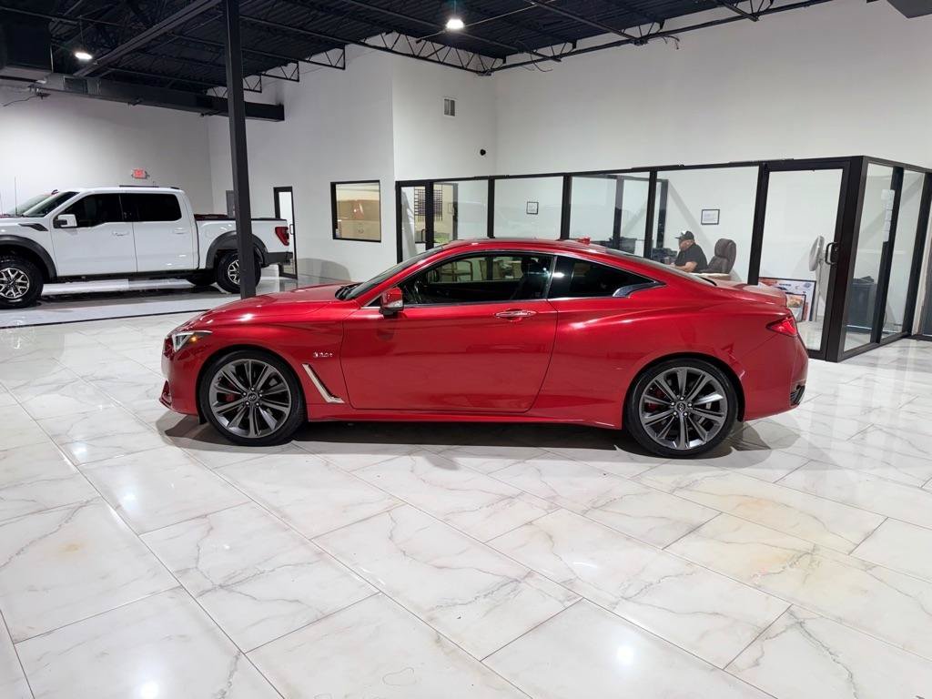 Used 2018 INFINITI Q60 Red Sport 400 w/ Pro Active Package AWD/4WD image 7