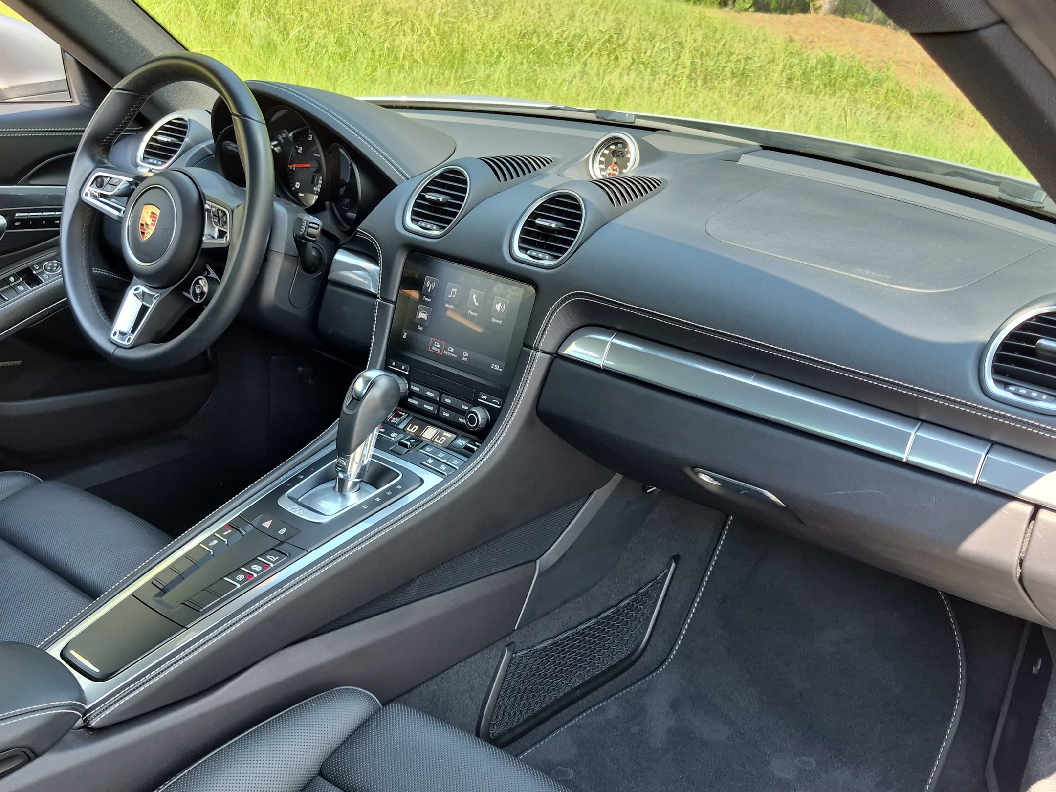Certified 2024 Porsche 718 Cayman RWD image 21