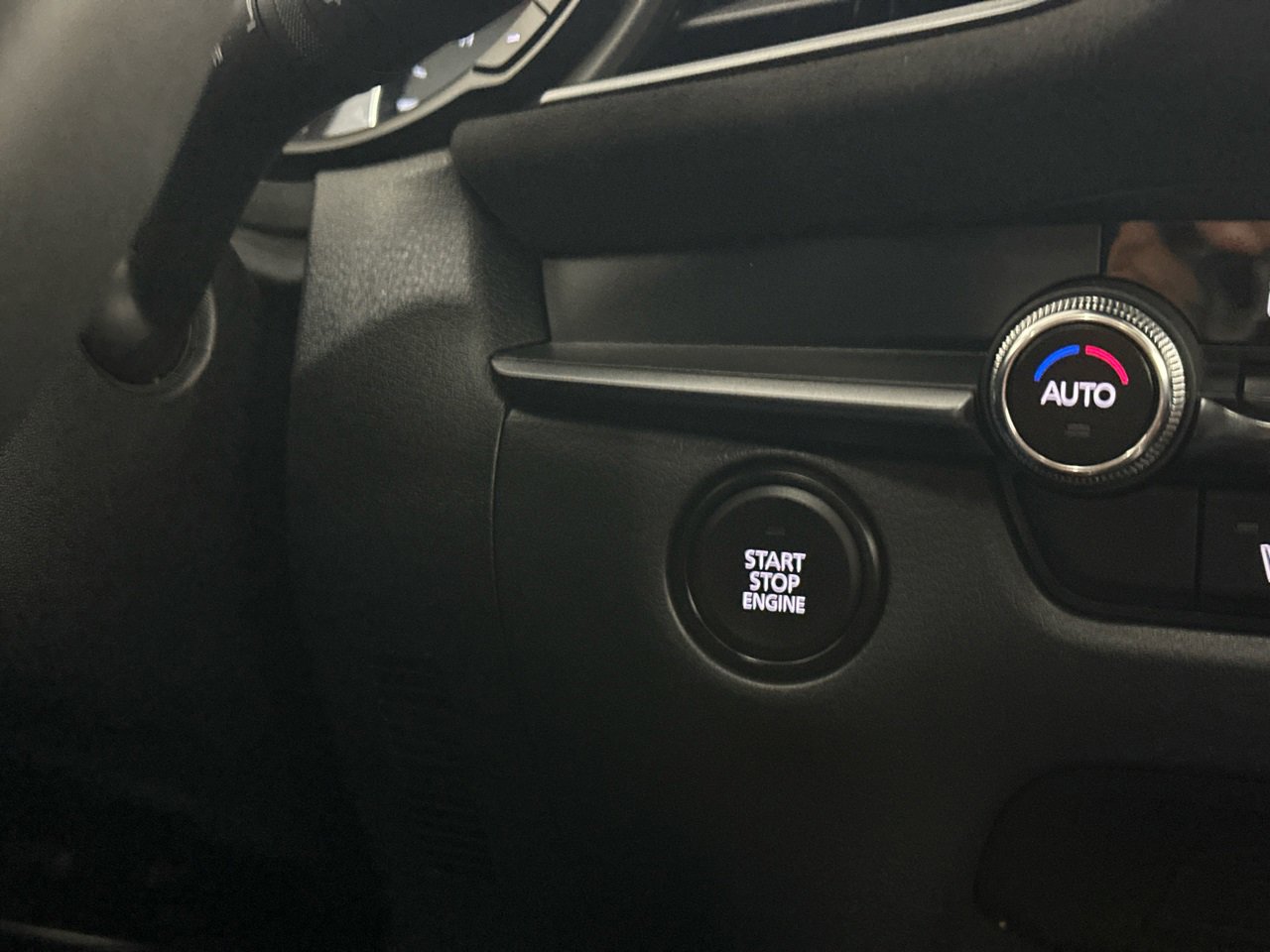 Used 2025 MAZDA CX-30 Carbon image 29