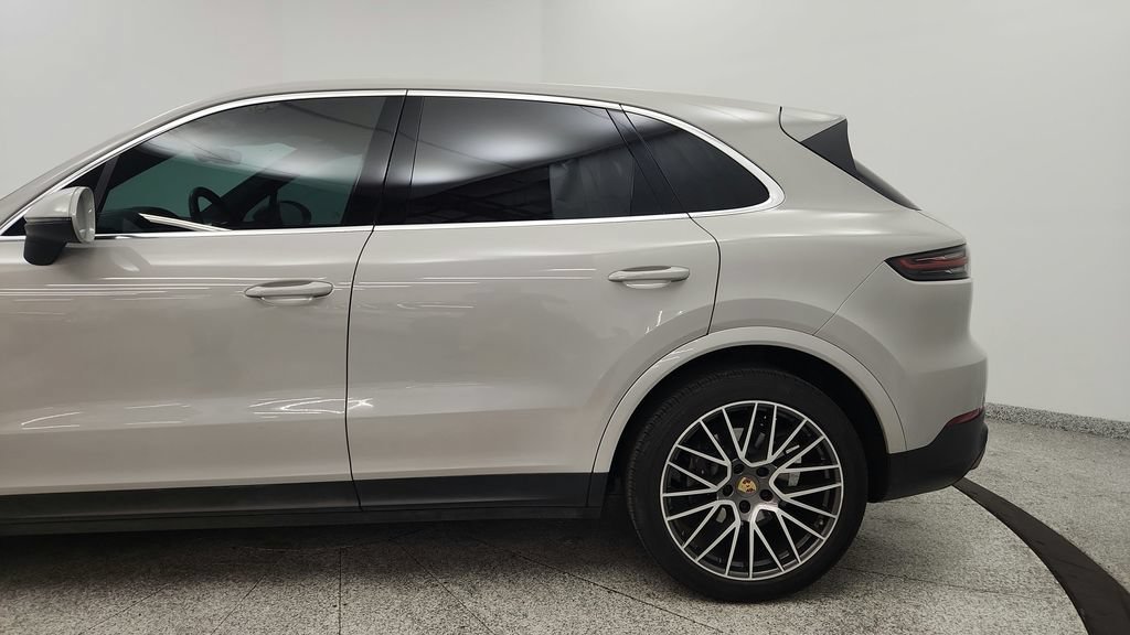 Used 2022 Porsche Cayenne Platinum Edition AWD/4WD image 13