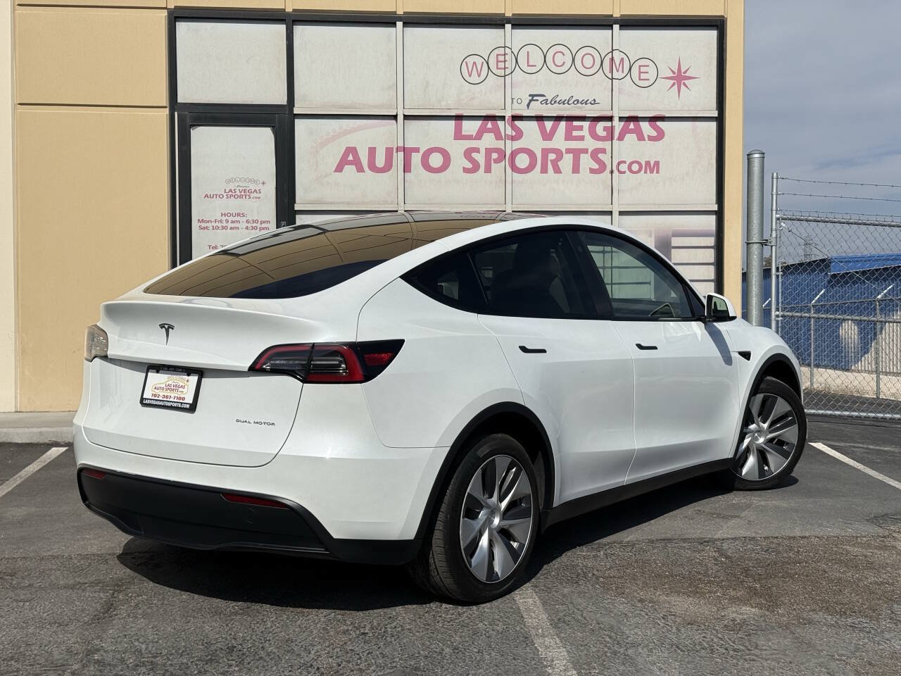 Used 2023 Tesla Model Y Long Range AWD/4WD image 7