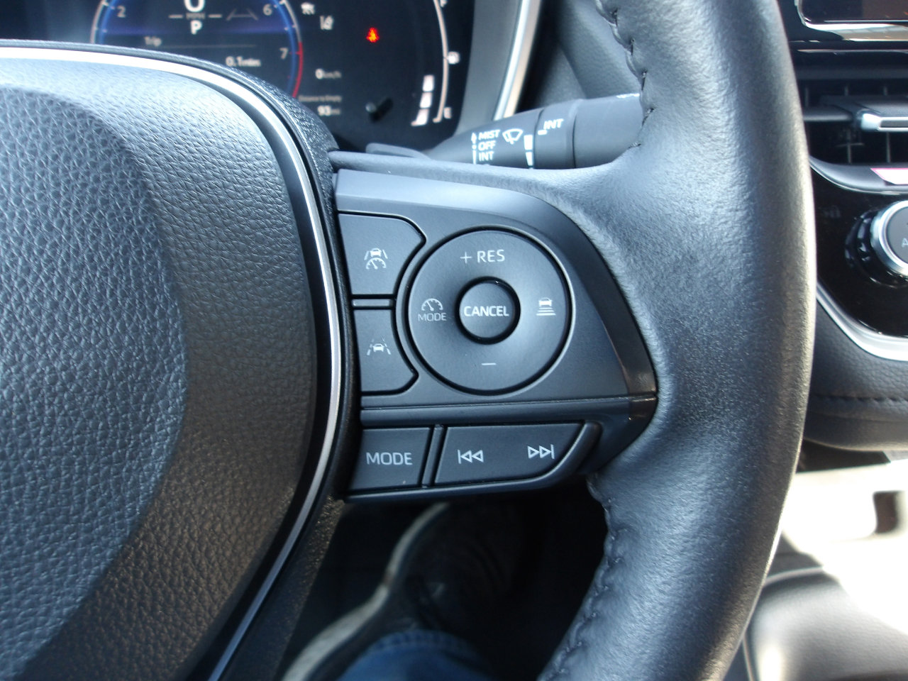 Used 2024 Toyota Corolla XSE FWD image 16