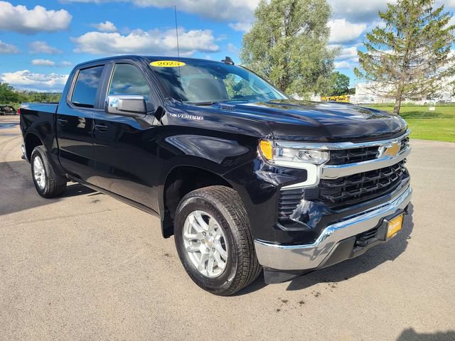 Used 2025 Chevrolet Silverado 1500 LT AWD/4WD image 4