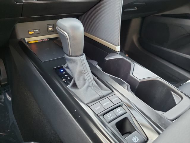Used 2026 Toyota Camry Hybrid w/ Multimedia Upgrade Package FWD image 20