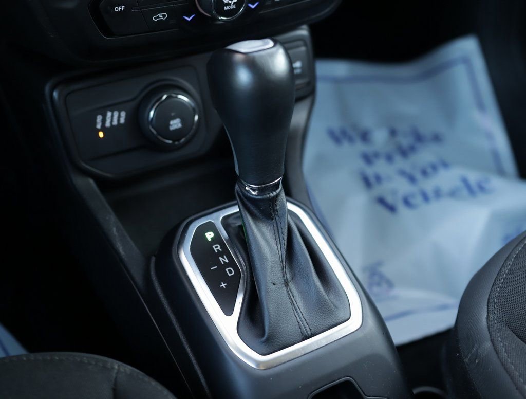 Used 2023 Jeep Renegade Latitude image 21