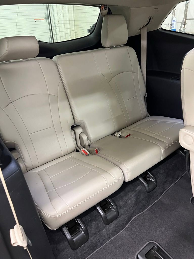 Used 2021 Buick Enclave Essence image 10
