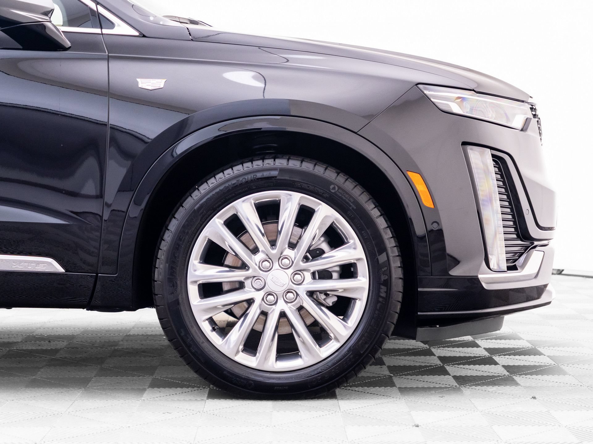Certified 2025 Cadillac XT6 Premium Luxury w/ Platinum Package AWD/4WD image 34