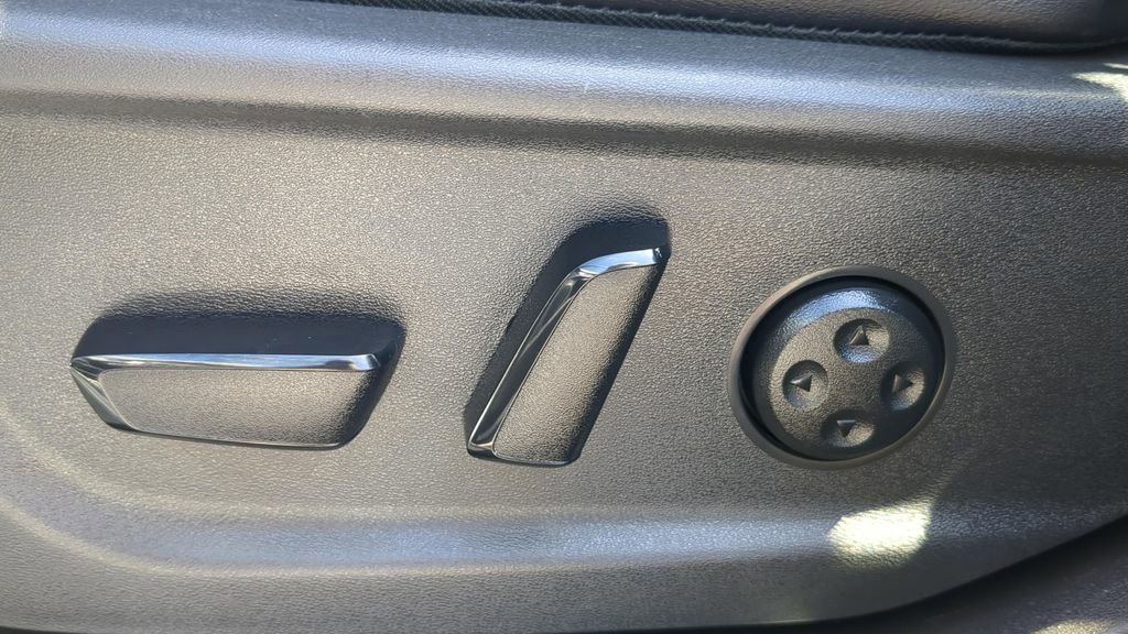 Certified 2023 Nissan Ariya AWD image 16